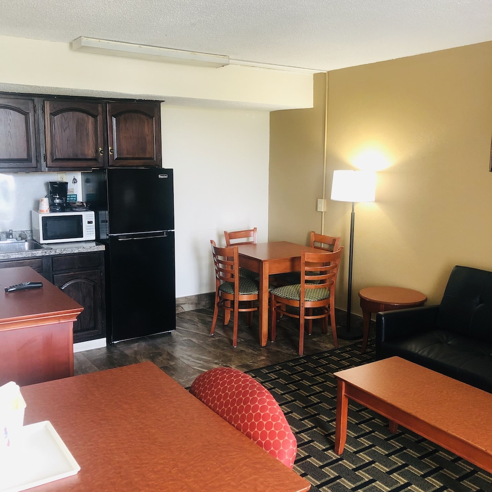 Standard Suite - Photo 2