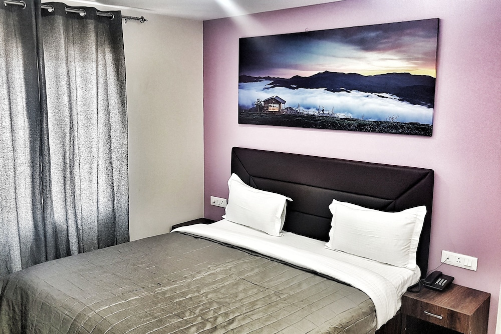 Deluxe Room - Photo 20