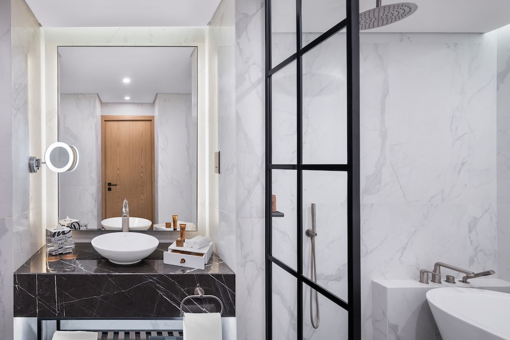 Scene Room Staycation Package, Early Check-in 12 pm Late Check-out 4 pm ,25% discount