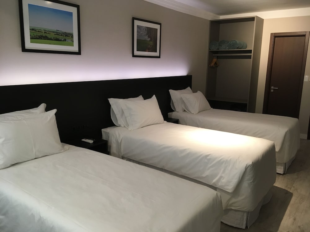 Triple Room, 3 Twin Beds photo 3