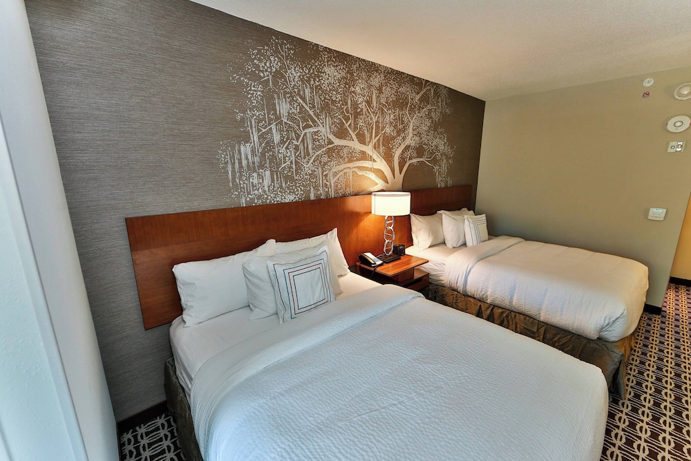 Room, 2 Queen Beds (Hearing Accessible) photo 2
