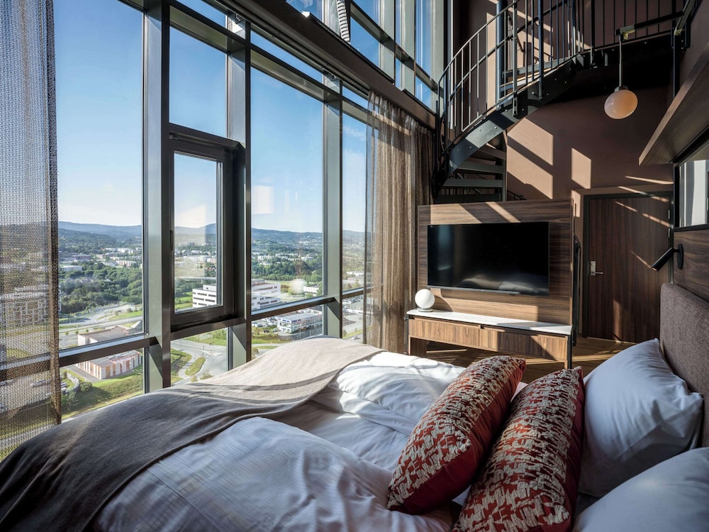 Suite, 1 King Bed, Non Smoking - Photo 16