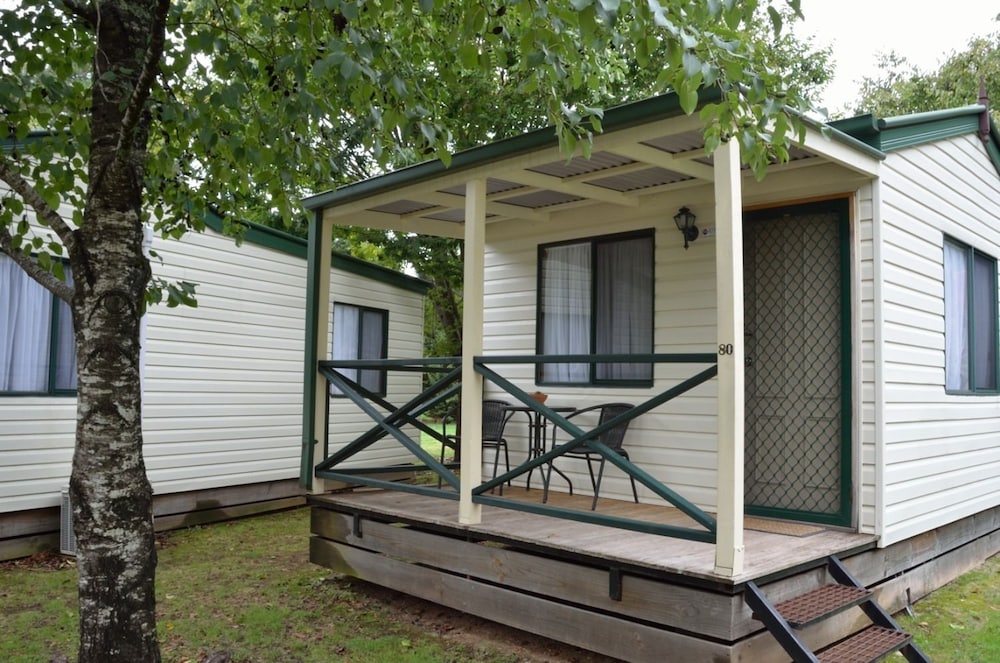 Classic Cabin, Non Smoking, Kitchenette (Superior One Bedroom) photo 3