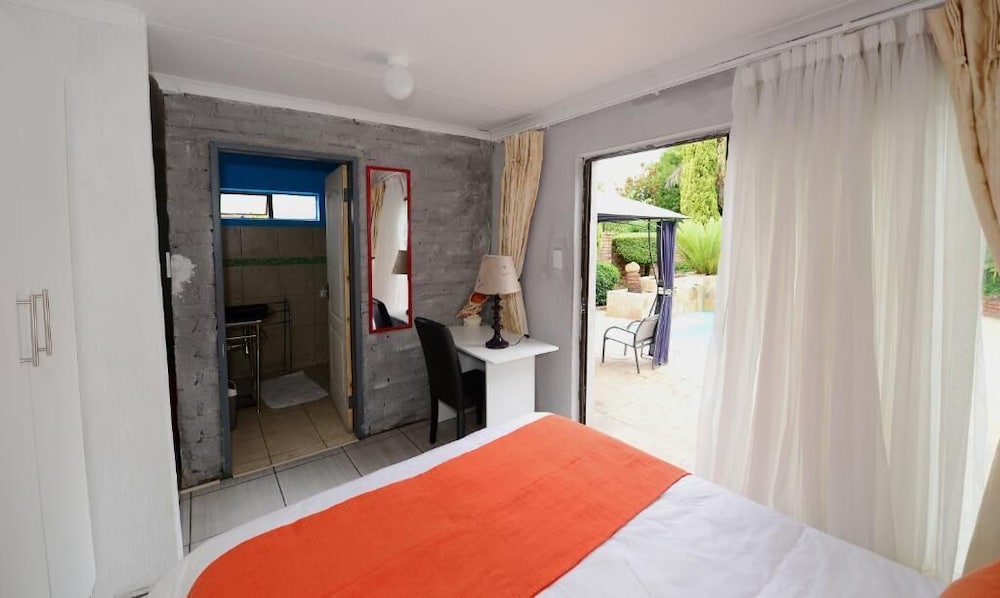 Double or Twin Room photo 2
