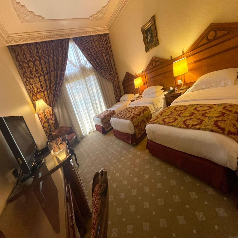 Deluxe Triple Room - Photo 1