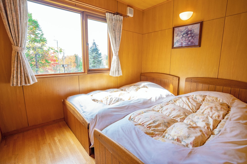 Cottage For 4 Person (No Pets), Smoking photo 3