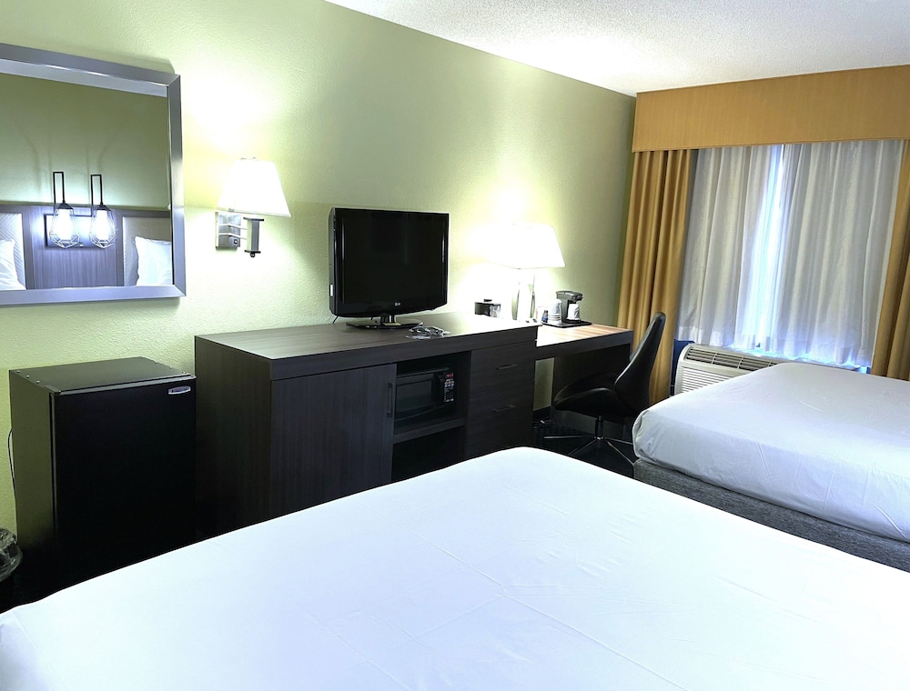 Room, 2 Queen Beds, Non Smoking - Photo 3