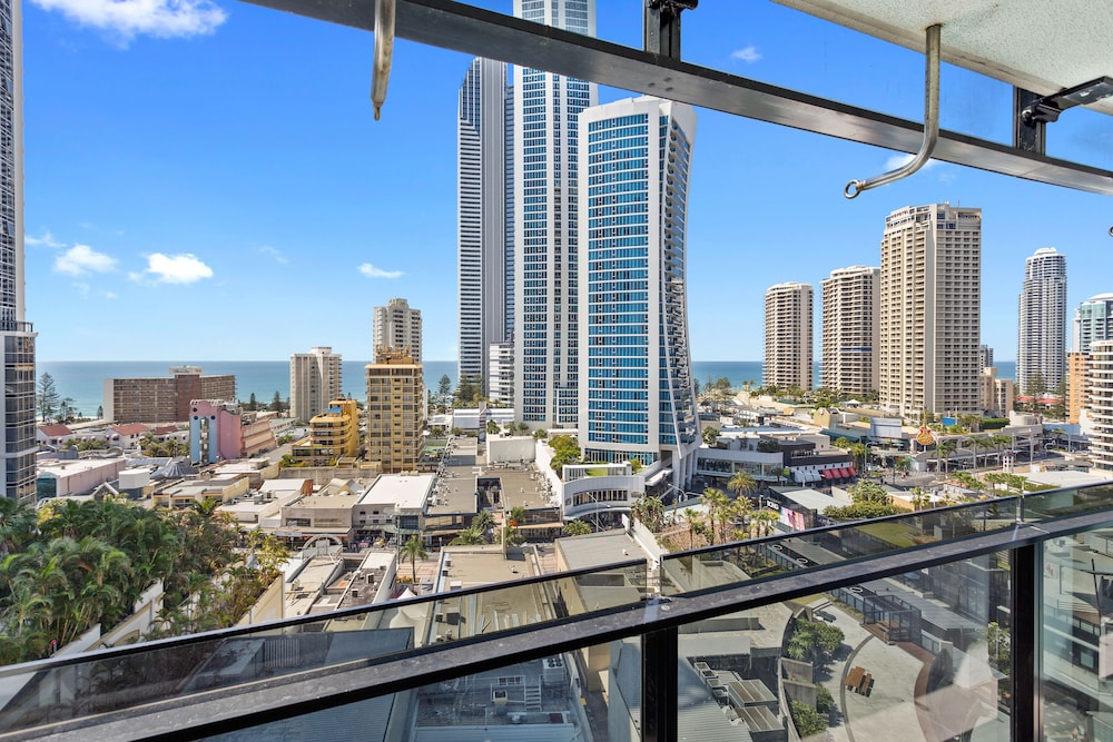 Deluxe Apartment, 2 Bedrooms, 2 Bathrooms, Ocean View (level 12) photo 2
