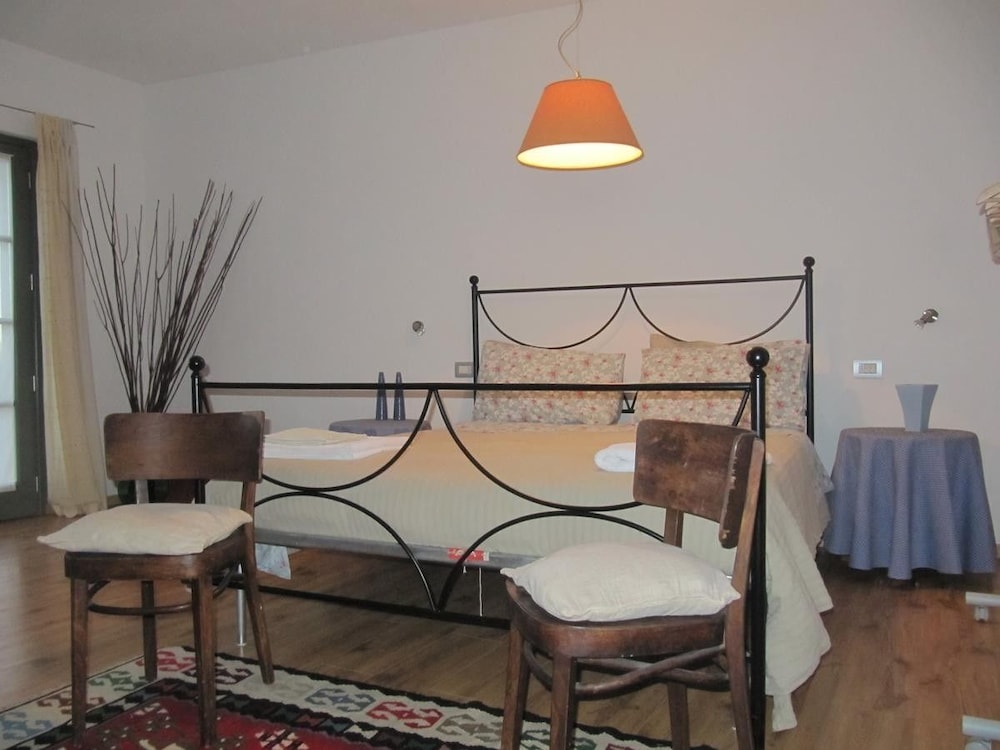 Classic Double Or Twin Room, 1 Queen Bed, Non Smoking photo 2