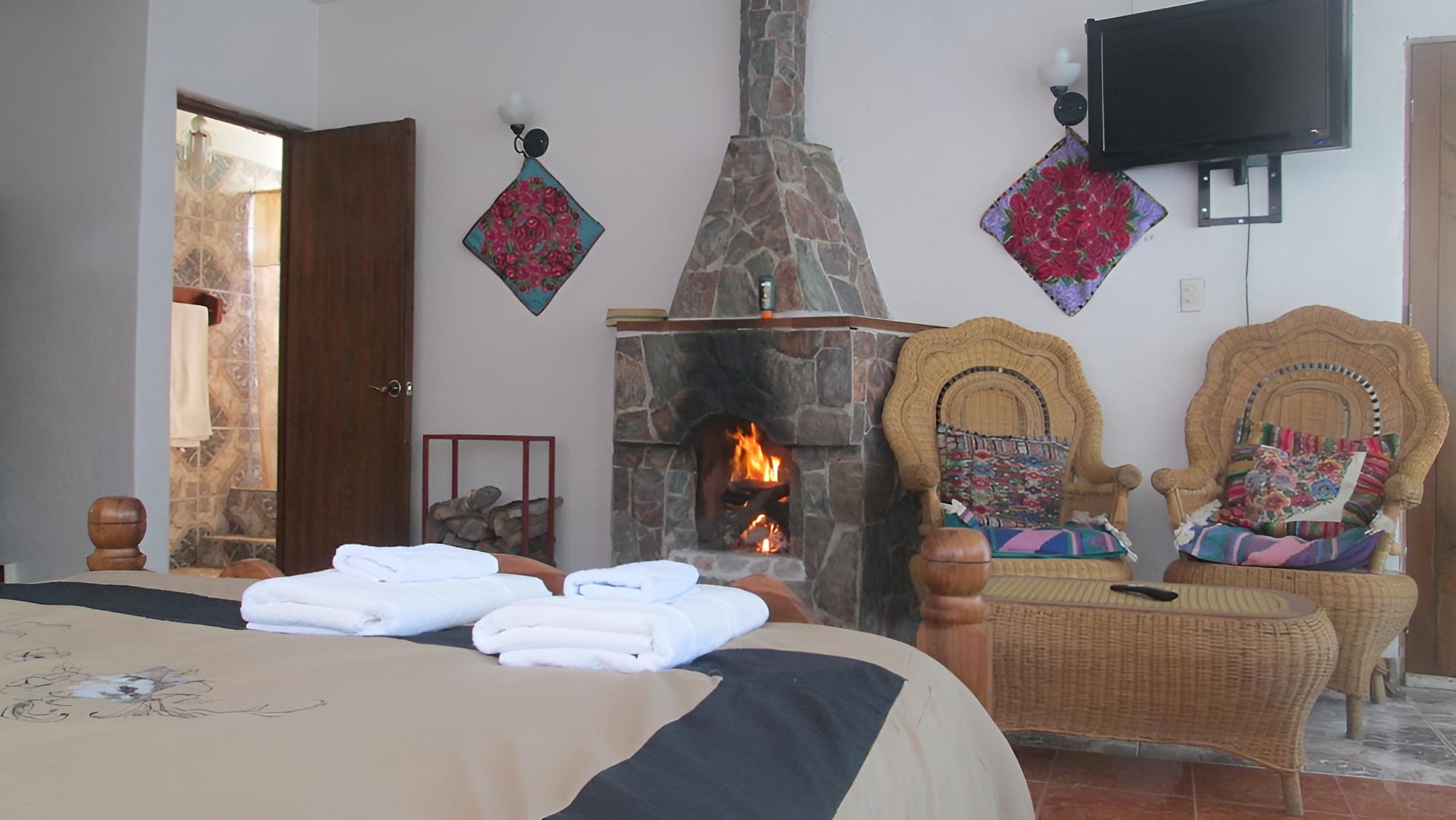 Honeymoon Suite, Fireplace, Lake View photo 1