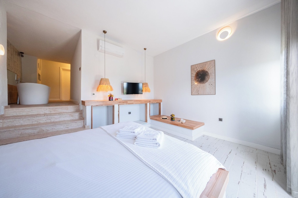 Honeymoon Double Room, Patio, Sea View photo 1
