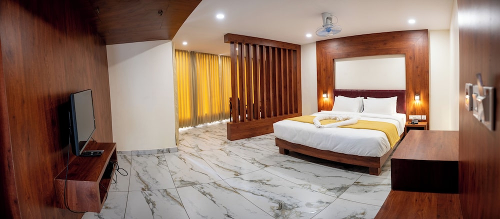 Suite, City View