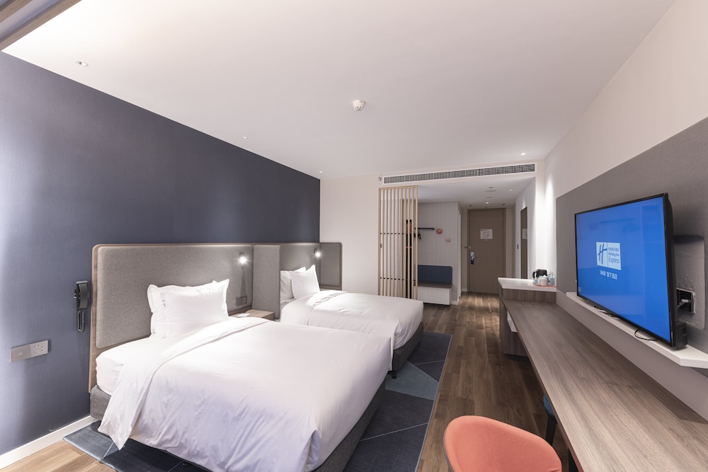 Standard Room, 2 Twin Beds, Mountain View