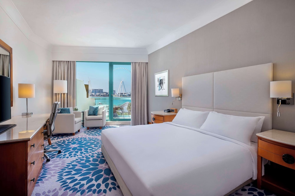 Deluxe Room, 1 King Bed, Accessible - Photo 3
