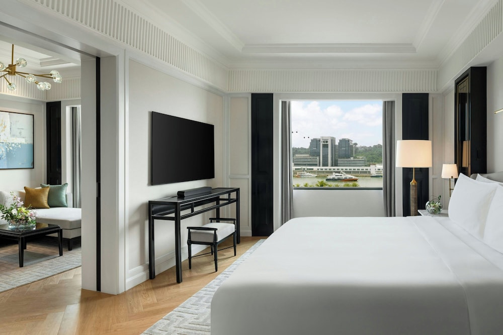 Premier Suite, 1 King Bed photo 3
