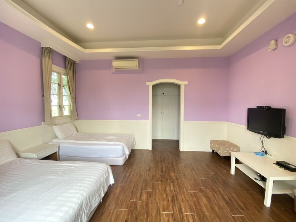 Economy Twin Room photo 3