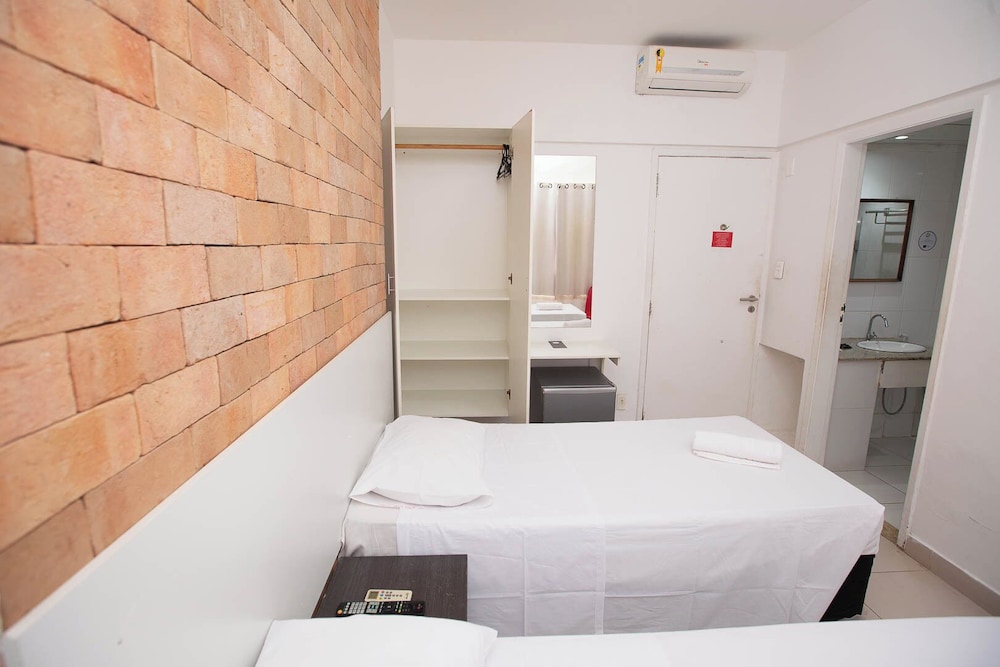 Twin Room - Photo 1