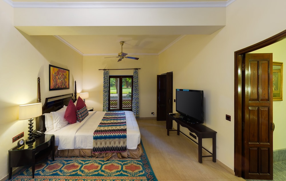 Premium Suite, 1 Double Bed, Garden View photo 3