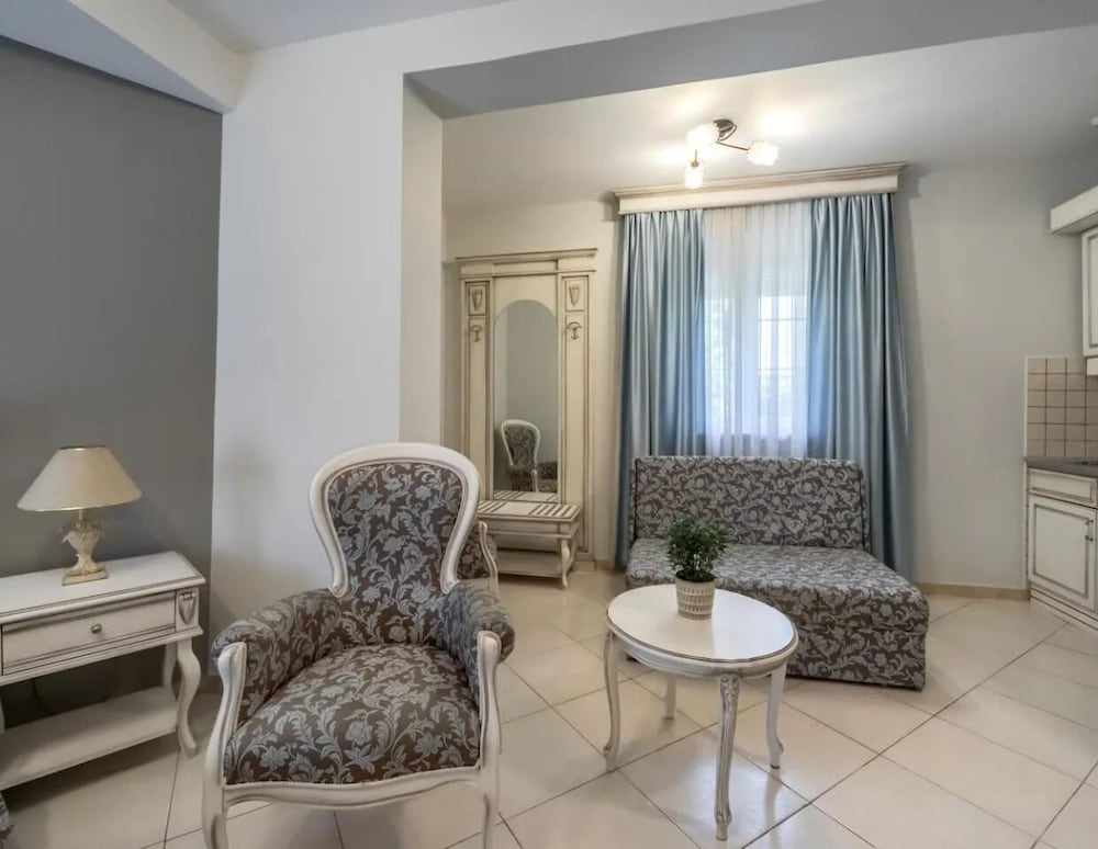 Deluxe Room, Balcony, City View