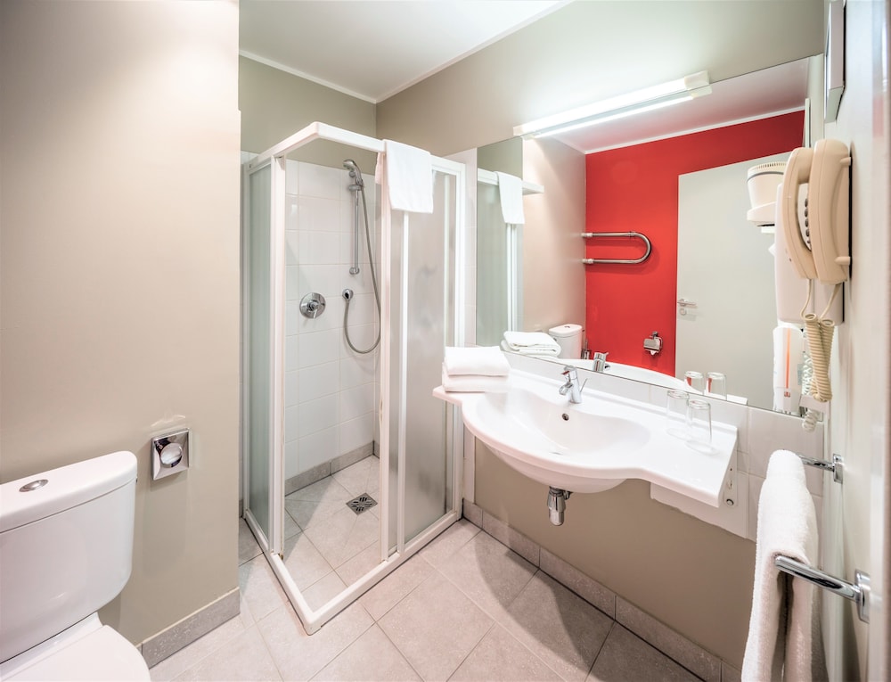 Standard Double or Twin 1 Double Bed or 2 Twin Beds - Photo 5