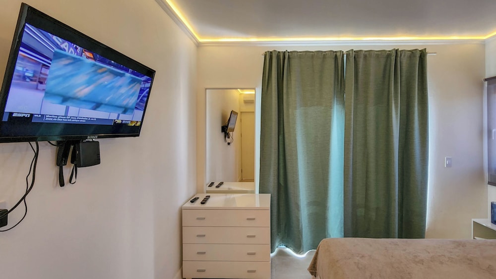 Panoramic Condo, 1 King Bed, Ocean View photo 3