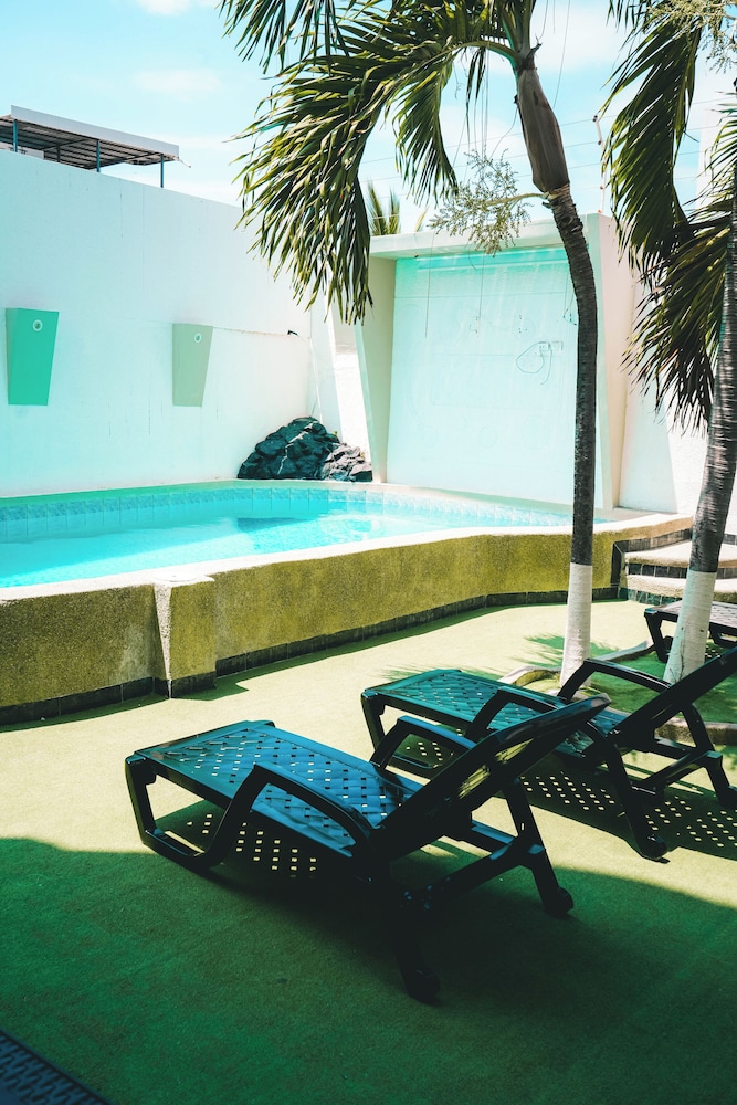 Classic Triple Room, Patio, Courtyard View photo 3