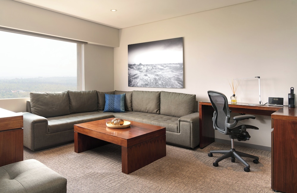 Classic Room, 1 King Bed (Polanco View) thumbnail 5
