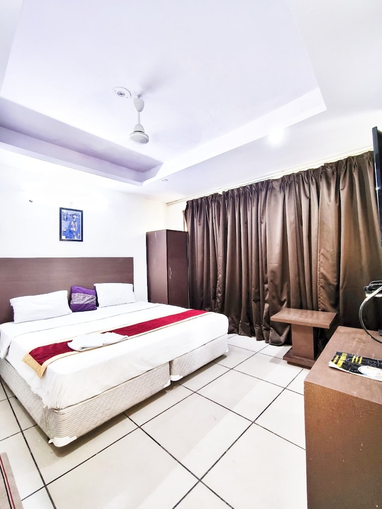 Deluxe Double Room, City View