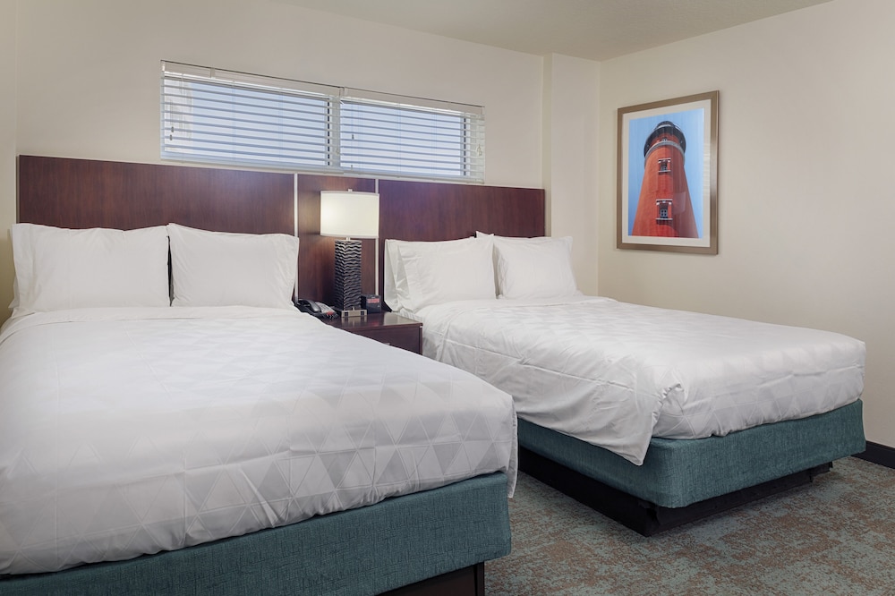 Suite, 2 Queen Beds, Oceanfront - Photo 1