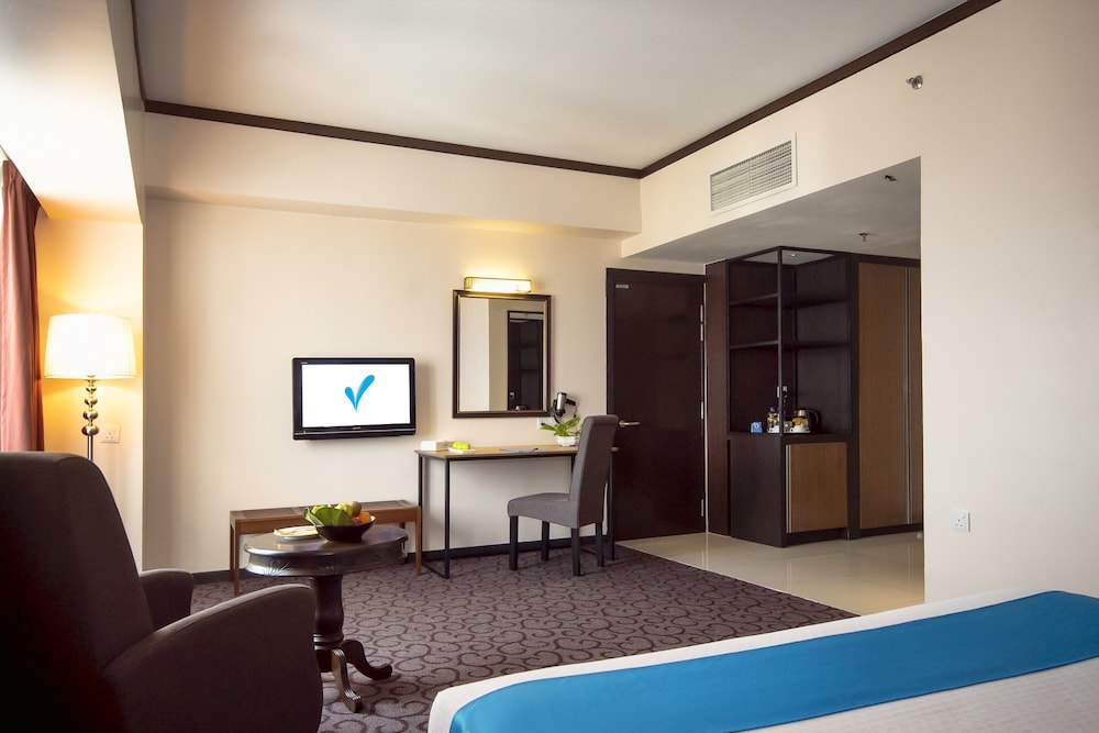 Superior Deluxe Room, 1 King Bed photo 2