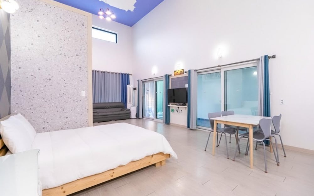 Room (Room 106 (Poolvilla))