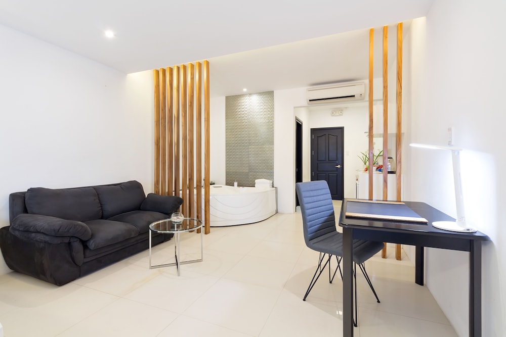 Executive Suite with Spa Bath photo 2