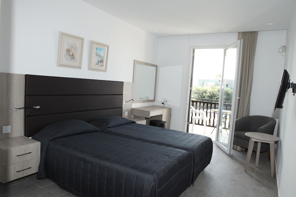 Superior Room, Garden View - Photo 6