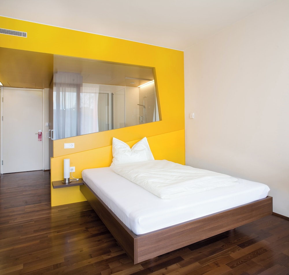 Basic Single Room, Garden View