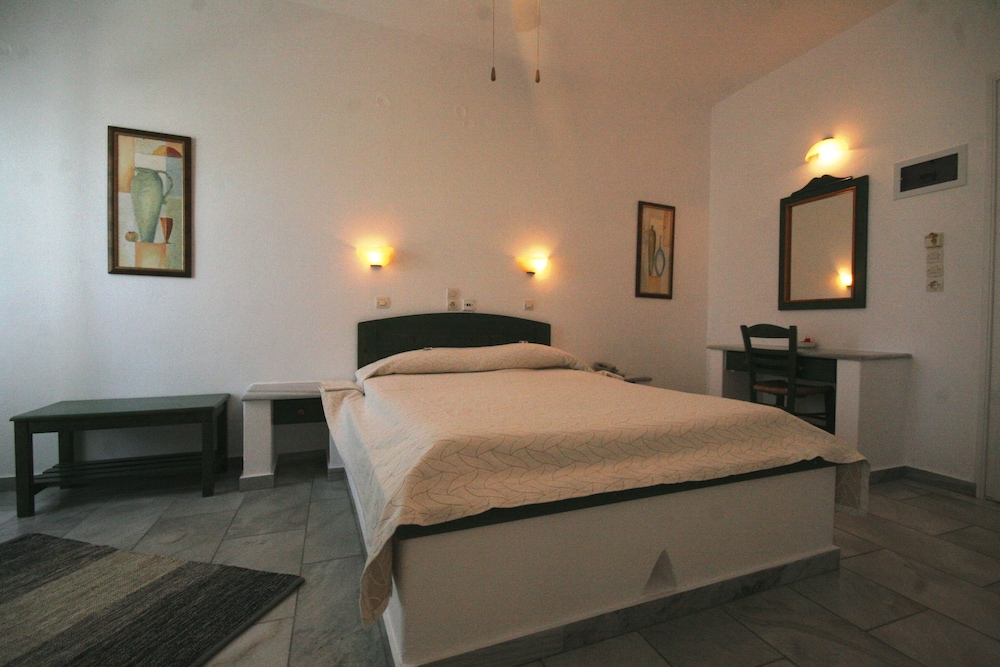 Double or Twin Room - Photo 7