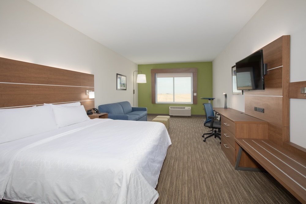 Suite, 1 King Bed, Mobility Accessible (Communications) - Photo 1