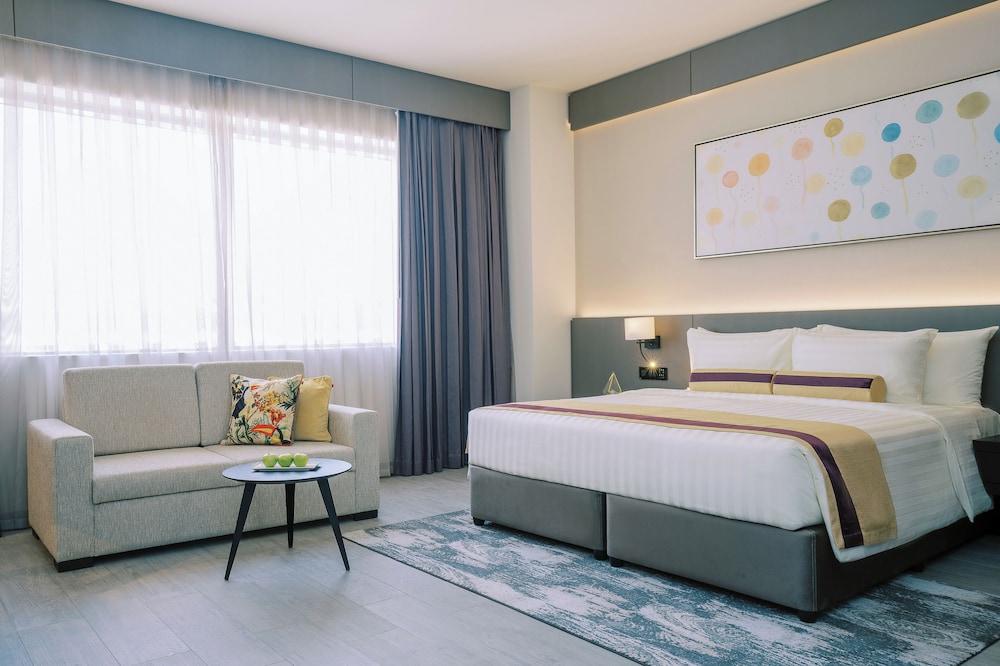Premium King Room w/Kitchenette15% off on F&B shuttle to Deira CityCenter AlGhurair Mall &LaMerBeach photo 2