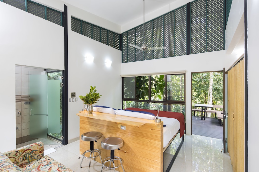 Standard Bungalow, 1 King Bed, Balcony, Mountain View (Brunka) photo 2