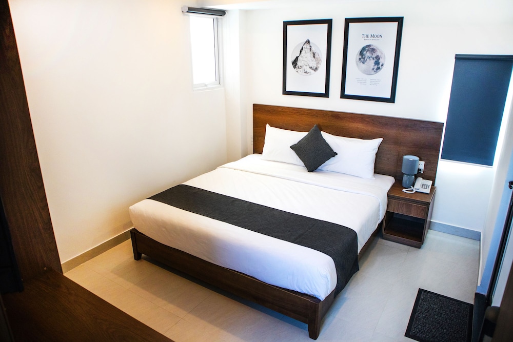 Cozy Room (Low Floor)