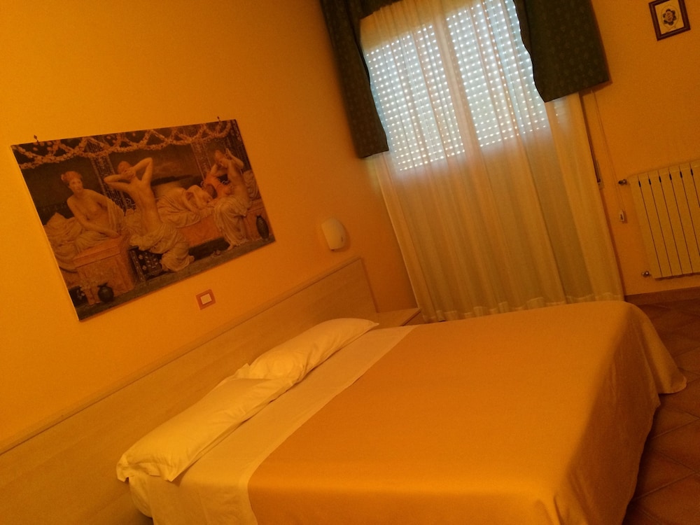 Single Room photo 2