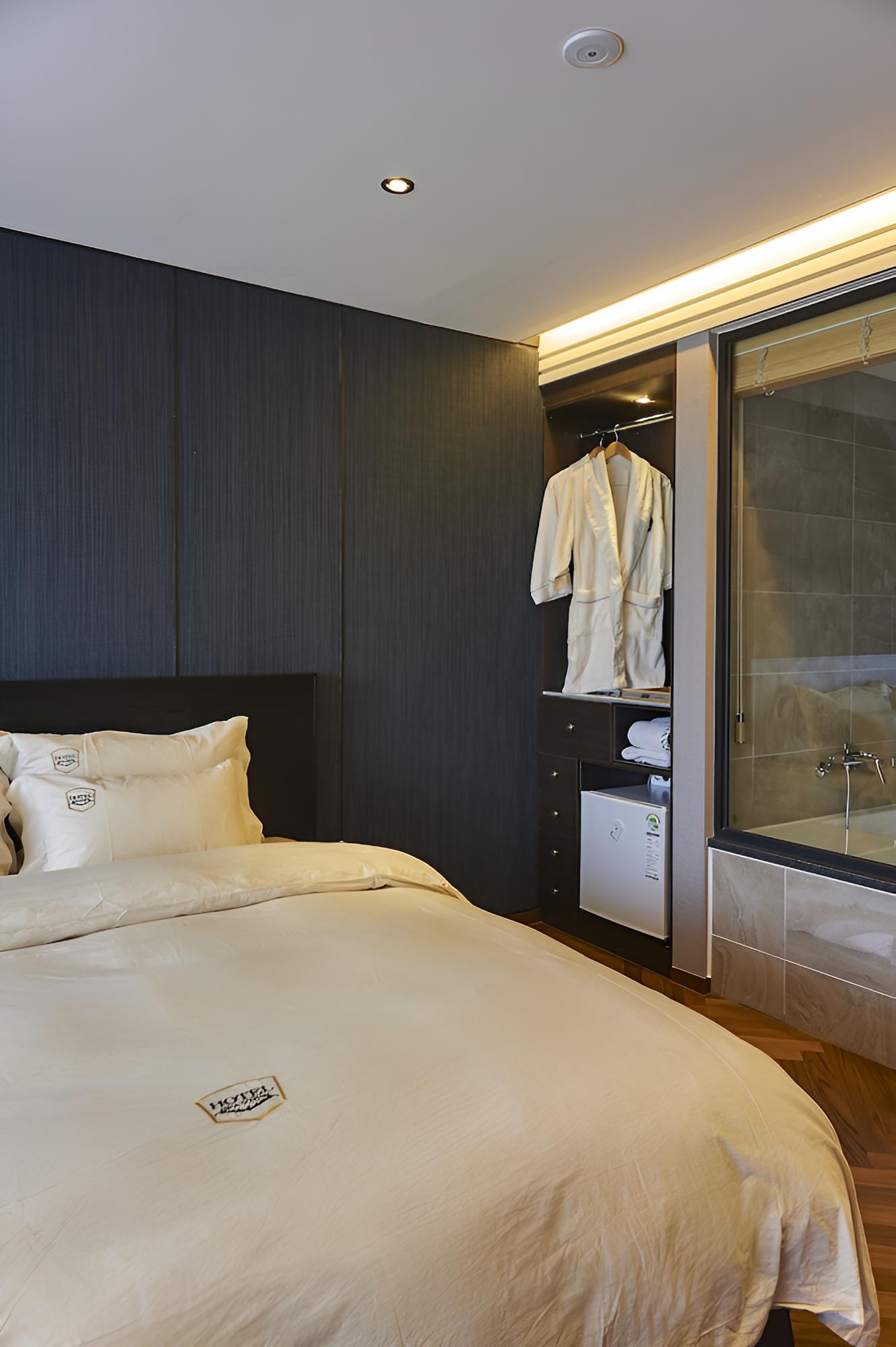 Standard Double Room photo 2