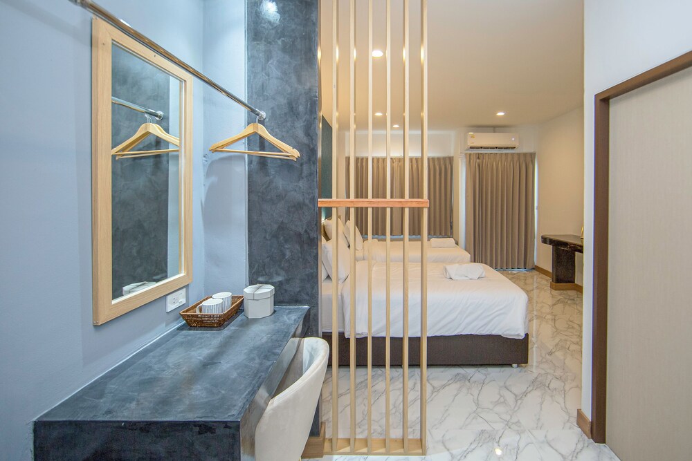 Premier Twin Room - Photo 9