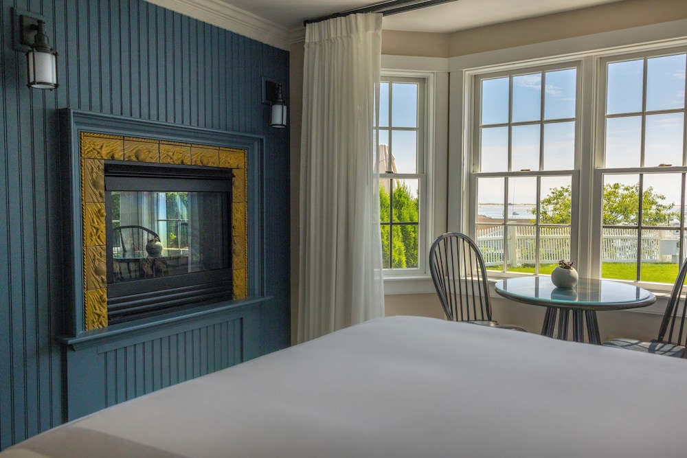 Cottage, 1 King Bed (Pier View)