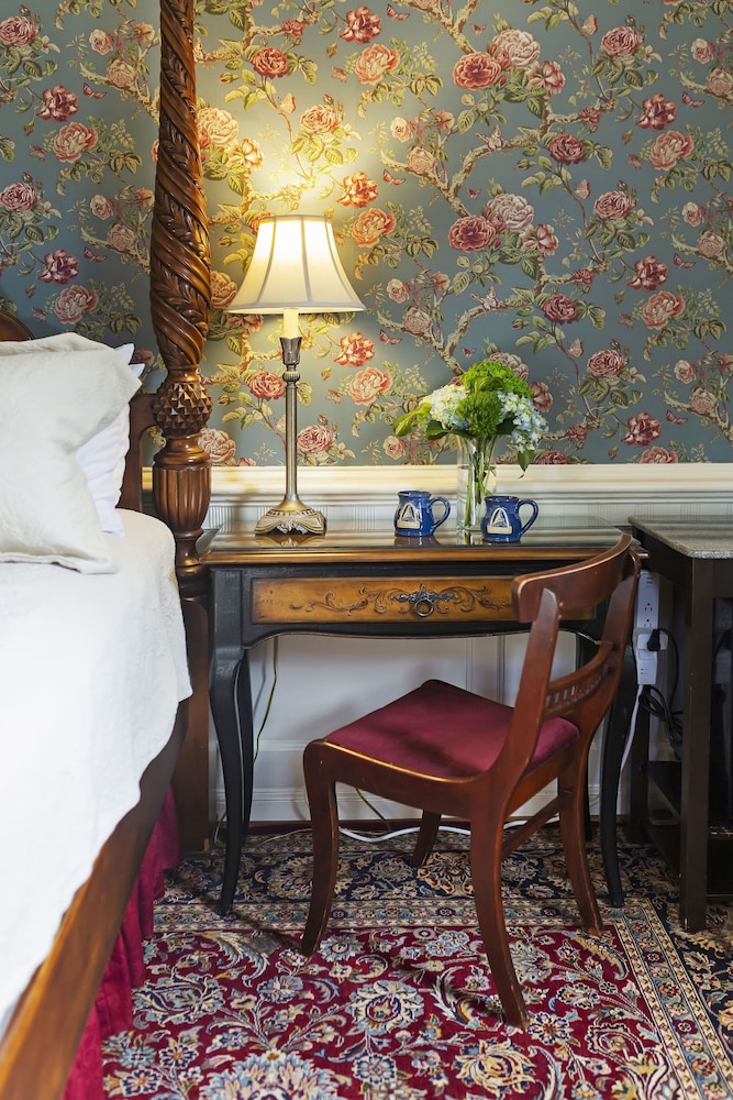 Benson Room photo 2