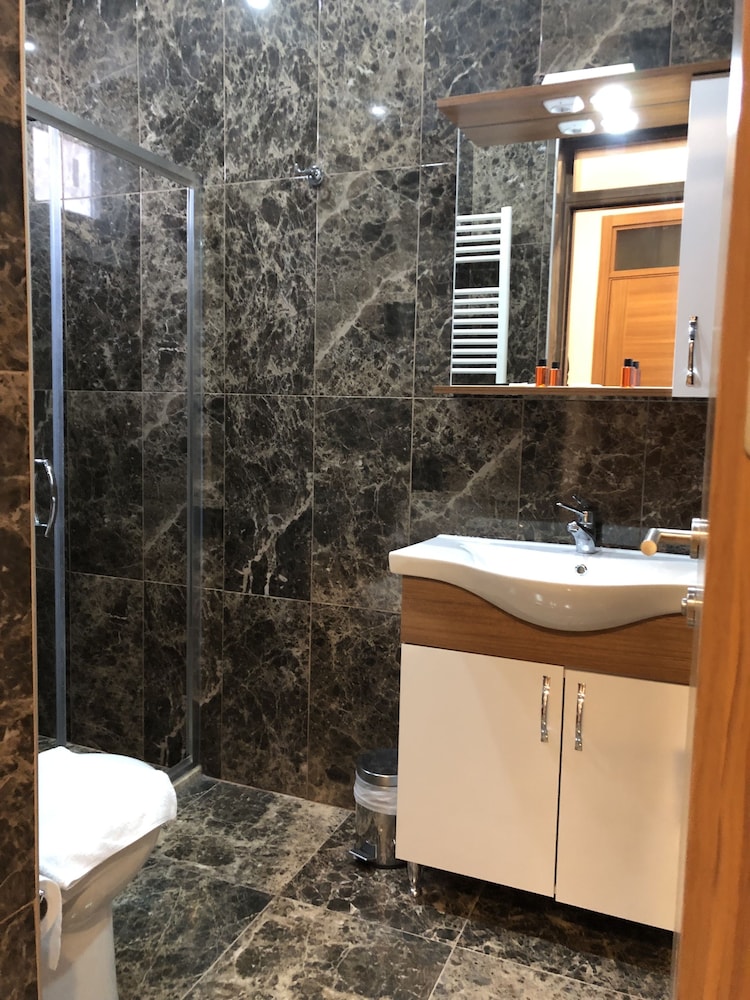 Deluxe Tek Büyük Yataklı Oda, 1 Çift Kişilik Yatak, Balkonlu photo 3
