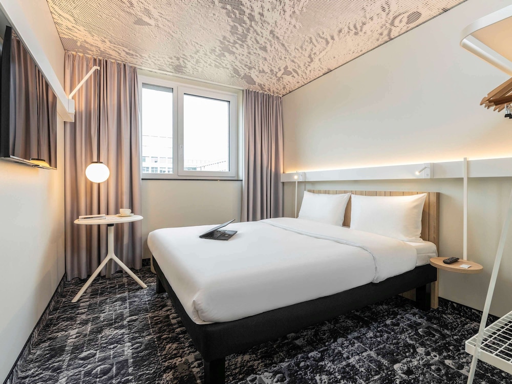 Room, 1 Double Bed - Photo 7