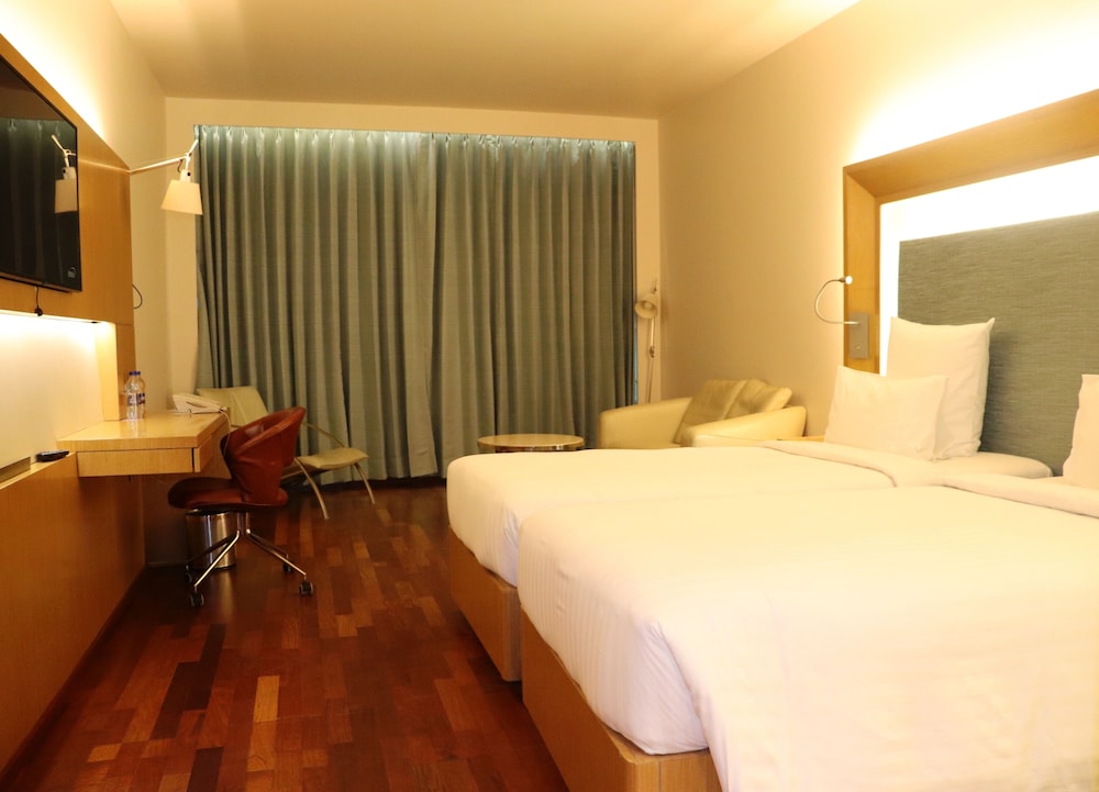 Premier Room, 2 Twin Beds - Photo 2