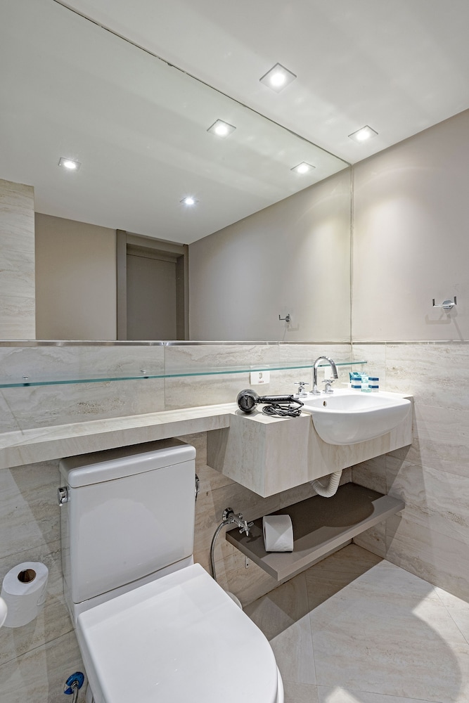 Deluxe Triple Room, 3 Twin Beds - Photo 5