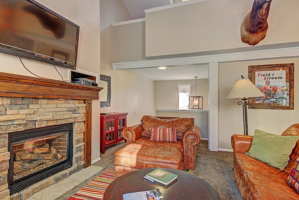 Condo, 2 Bedrooms
