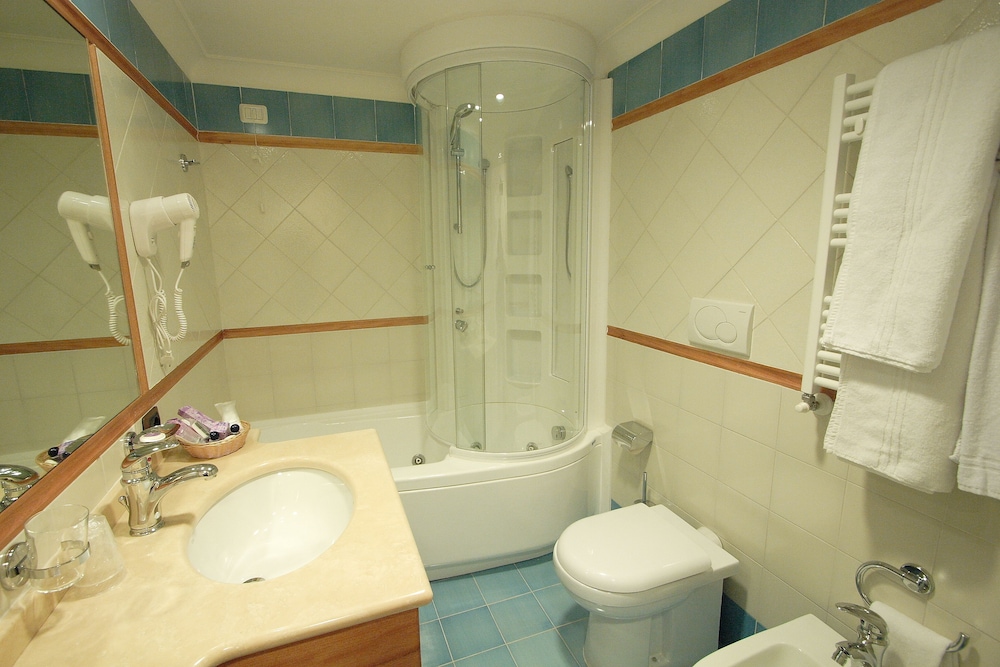 Double Room, City View - Photo 3